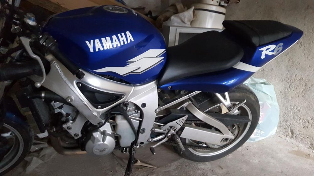 Yamaha R6 на части моторите са три броя.