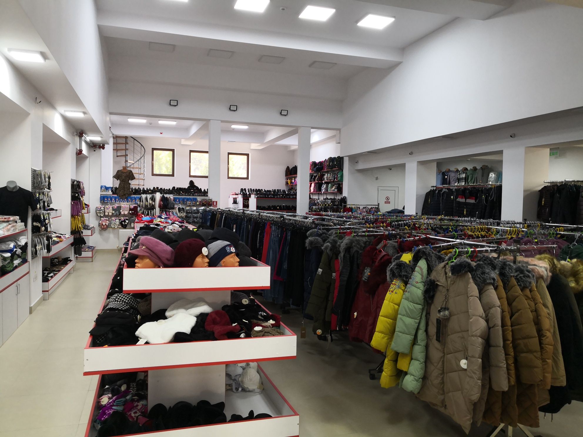 De vânzare spațiu comercial