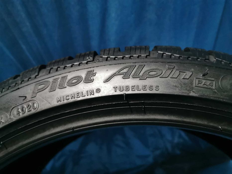 245 35 19 michelin m+s 2 buc
