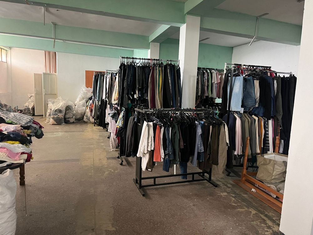 Lichidare de stoc , se vinde toata marfa angro
