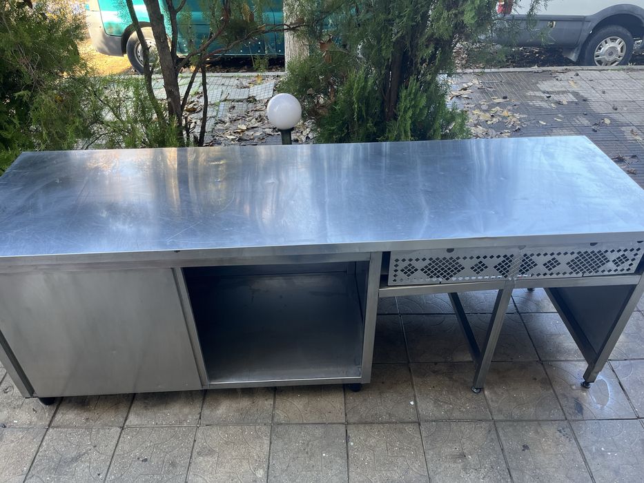 Работна маса неръждавейка