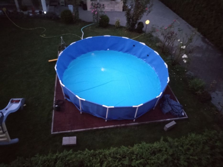 Vând piscină 457cm x 84cm
