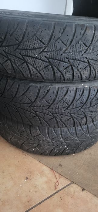 Vand 3 anvelope 185 65 r 15 i arna