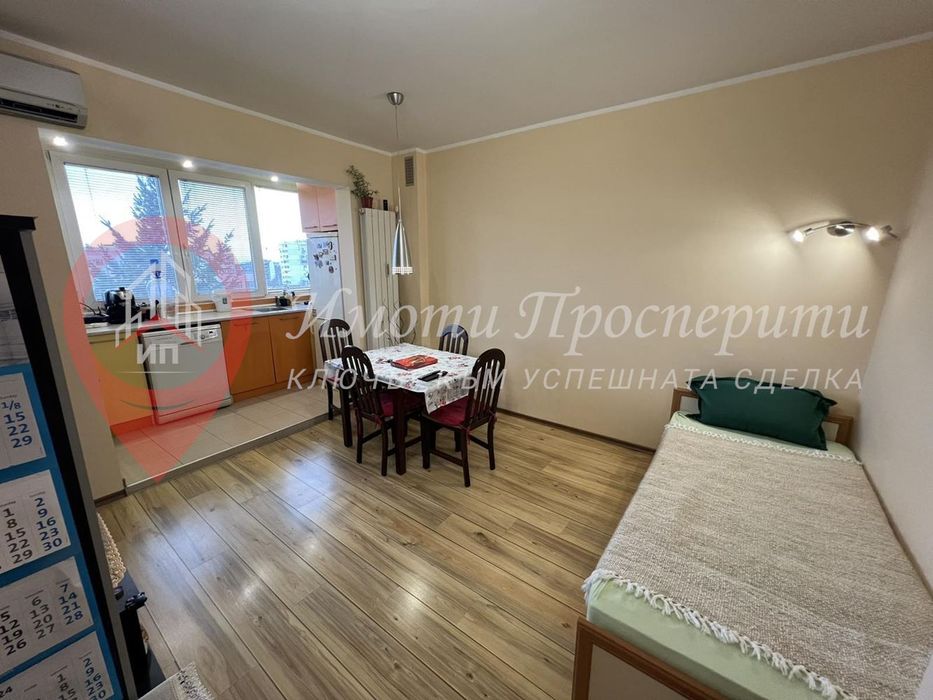 Продава се Тристаен апартамент в София, Люлин 8 - 76 кв.м за 2172 €/кв.м - Снимка #4