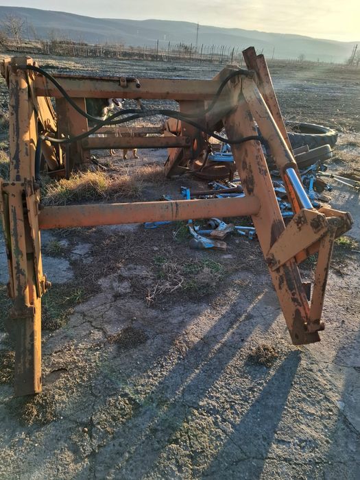 Încărcător frontal pt.tractor