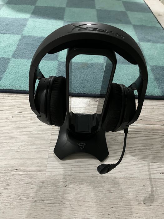 Наушники HyperX беспроводные + rgb подставка