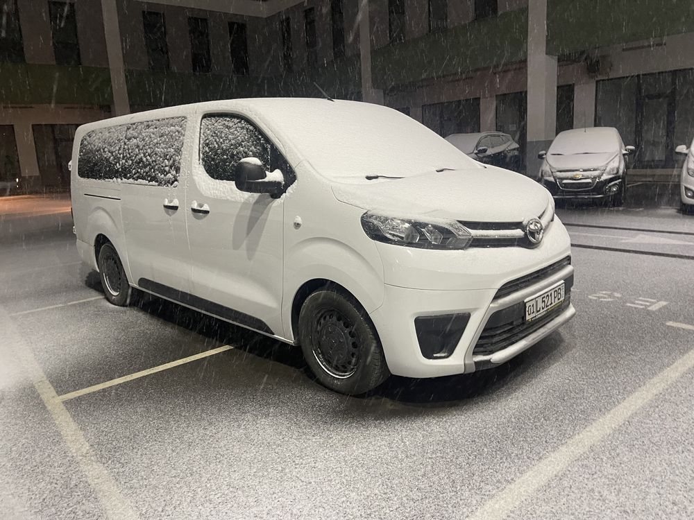 Toyota proace miniven turist