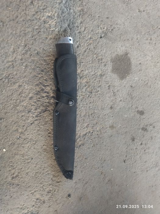 Нож волк хорошая сталь в отличном состоянии