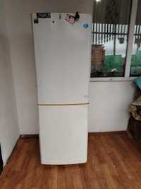 Продам холодильник "Samsung"рабочий в хорошем состоянии  цена 50000