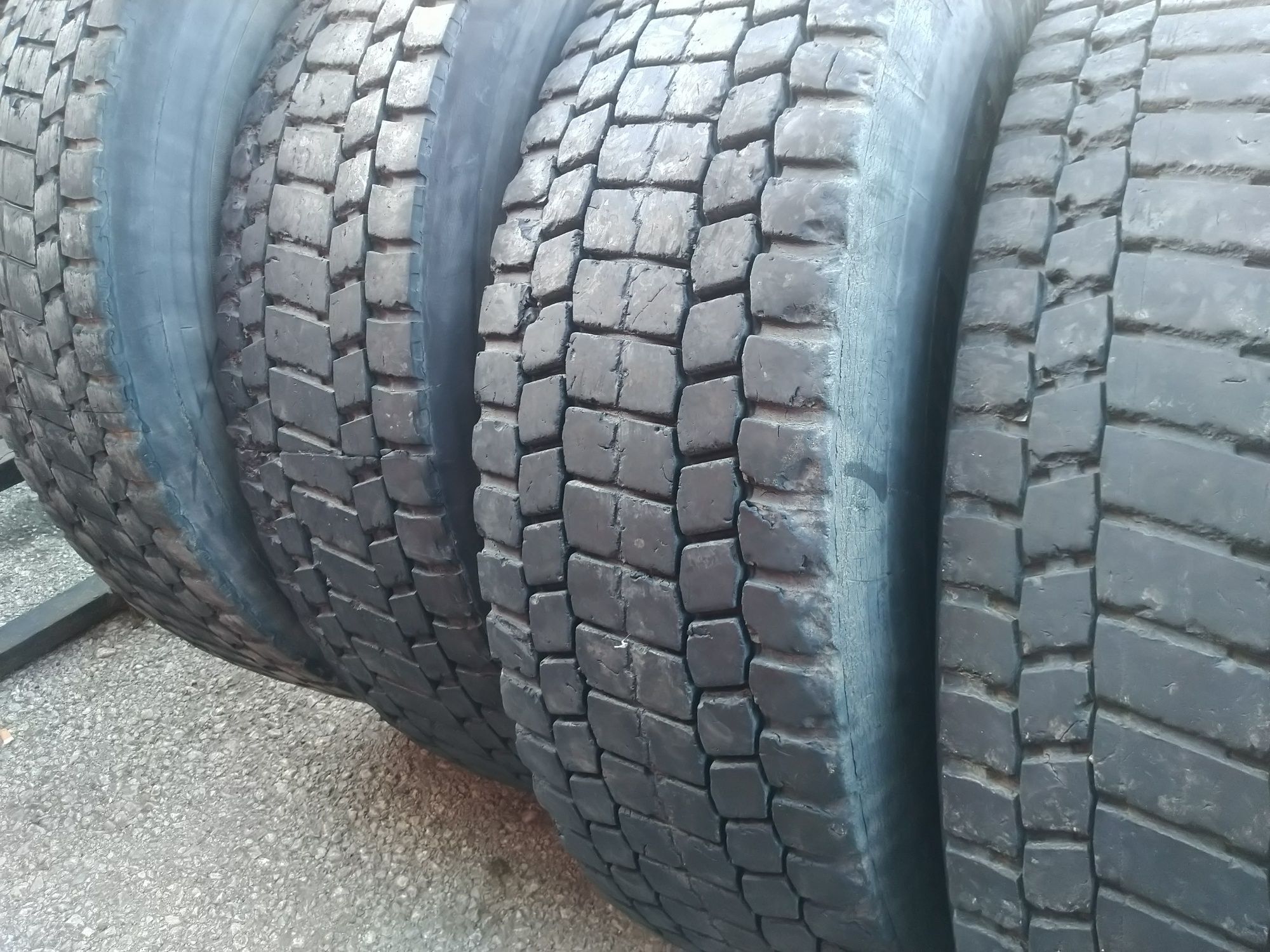 Гуми 315/80 R 22.5  70 лв. за бр.