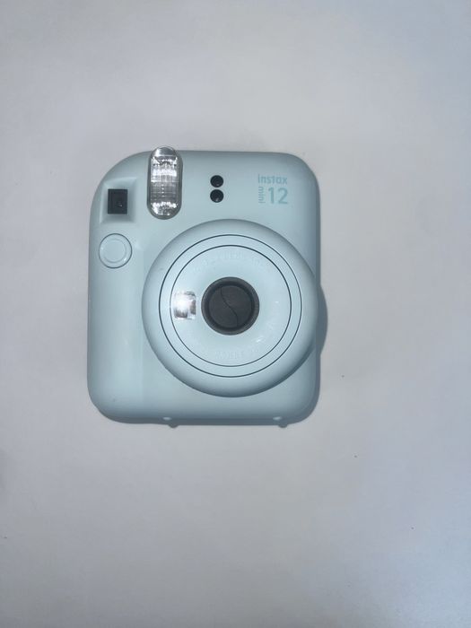 Фотоаппарат iNSTAX.Открыл коробку а пришла не та модель.Просто жалко