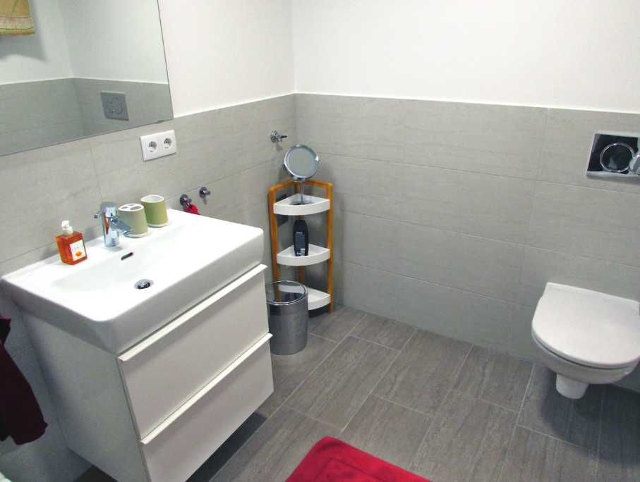 Дава се под наем Двустаен апартамент в Пловдив, Център - 46 кв.м за 260.1 € - Снимка #2