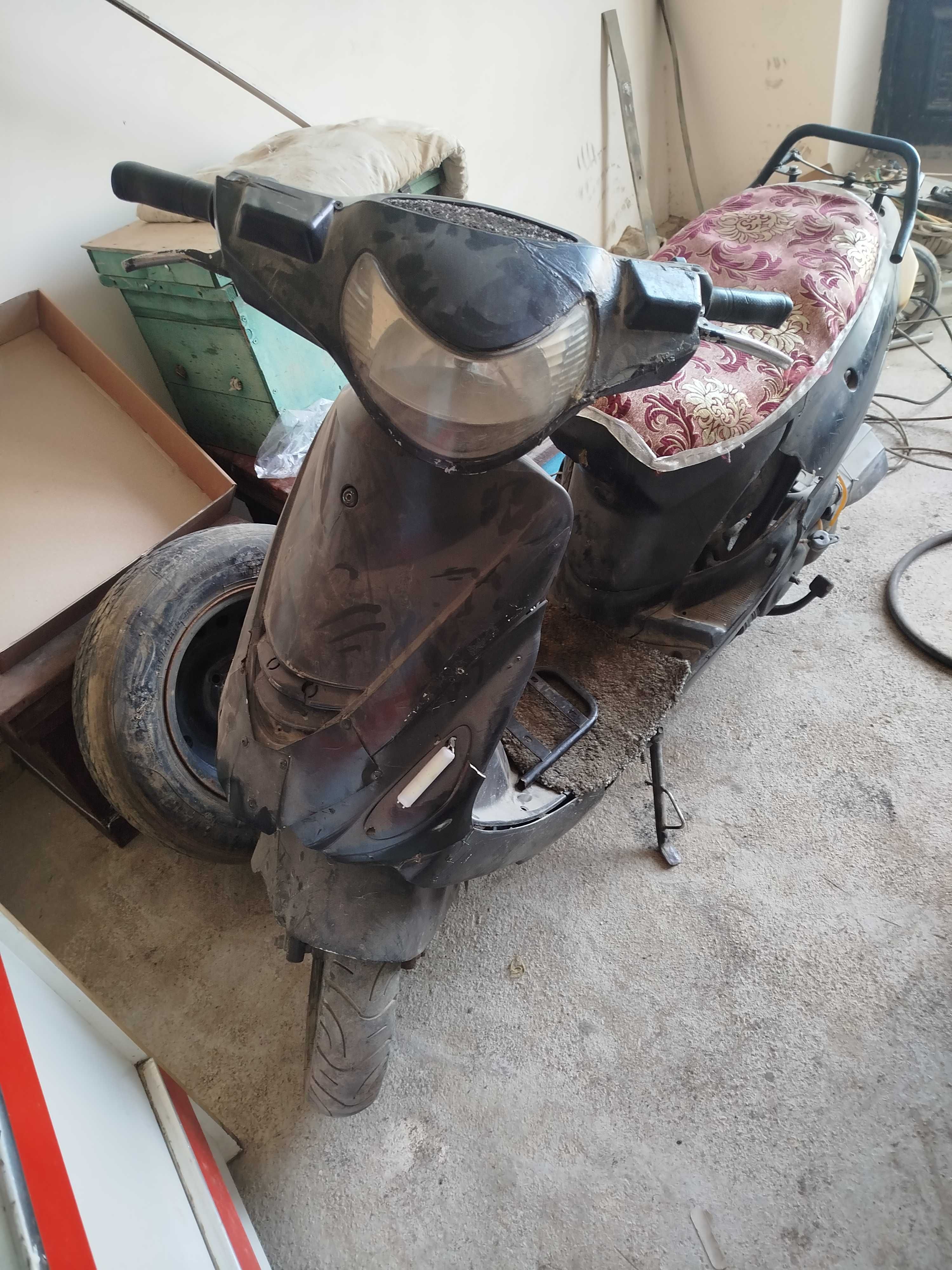 Moped Benzin 2 litr