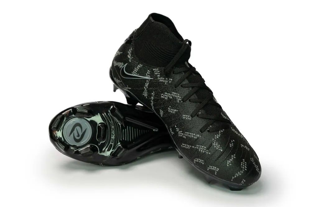 Мега скидки!  Бутсы Nike Phantom Luna !