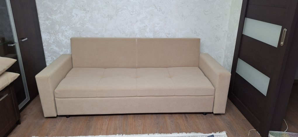 Продам диван в отличном состоянии.