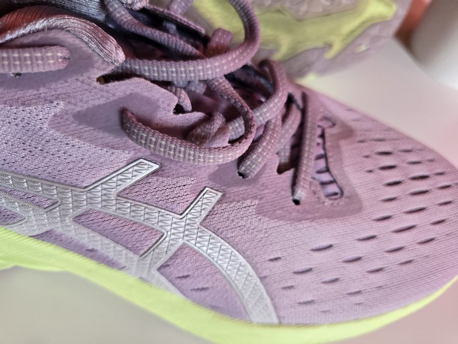 Asics  Nova blast 2