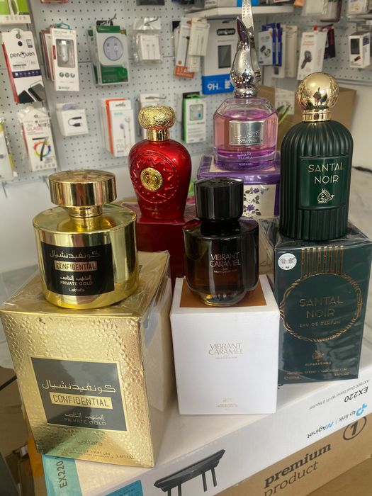 Mugler Alien ,Kirke ,Exnitilo ,Andaleeb-Givenchy ,Karolina Herara