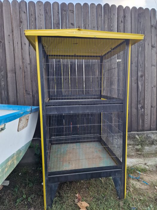 Vând volieră pentru păsari.