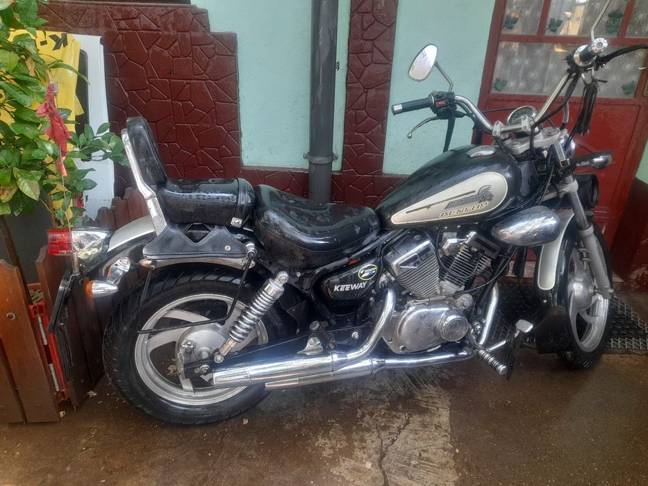 Vând motocicleta keeway supershadow 250cc 2010