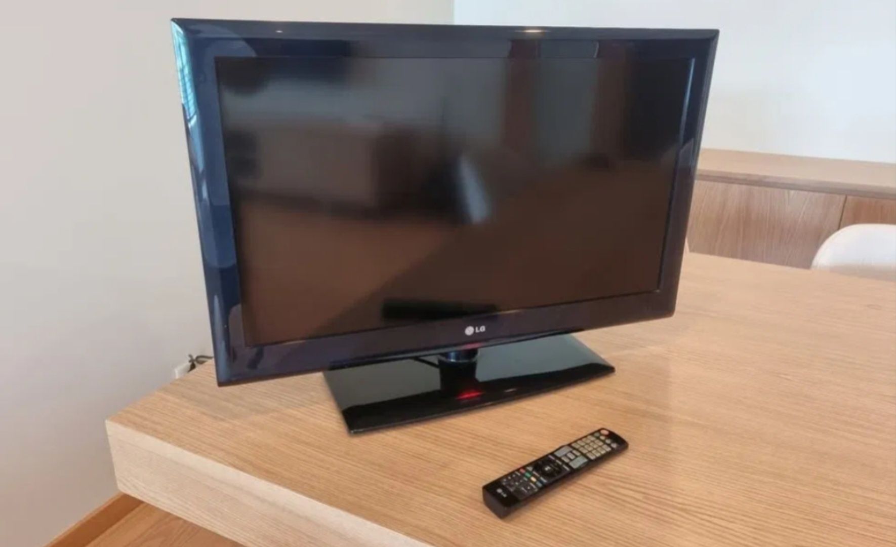 Televizor Led LG 32LE4500 -ze impecabil