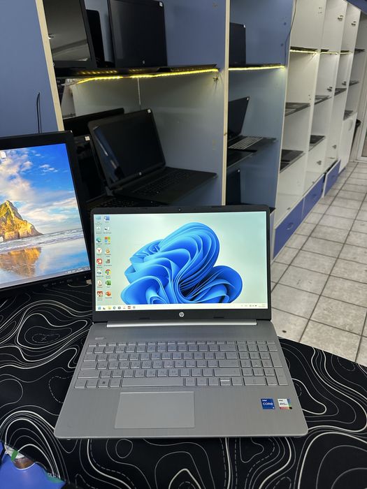 HP Core i5-1235U ОЗУ-16ГБ ССД-512ГБ емкость 87% цикл 164 в отличном со