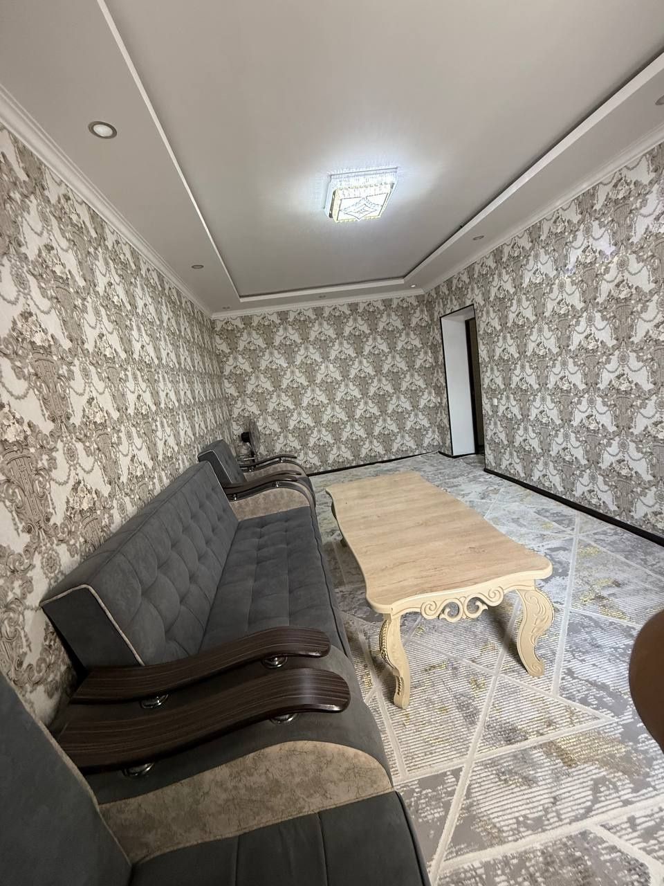 2 xonalik kvartira ijaraga beriladi. Fargona shahar. Lyuks. 300$