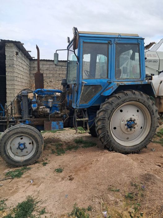 Traktor  sotiladi srochna