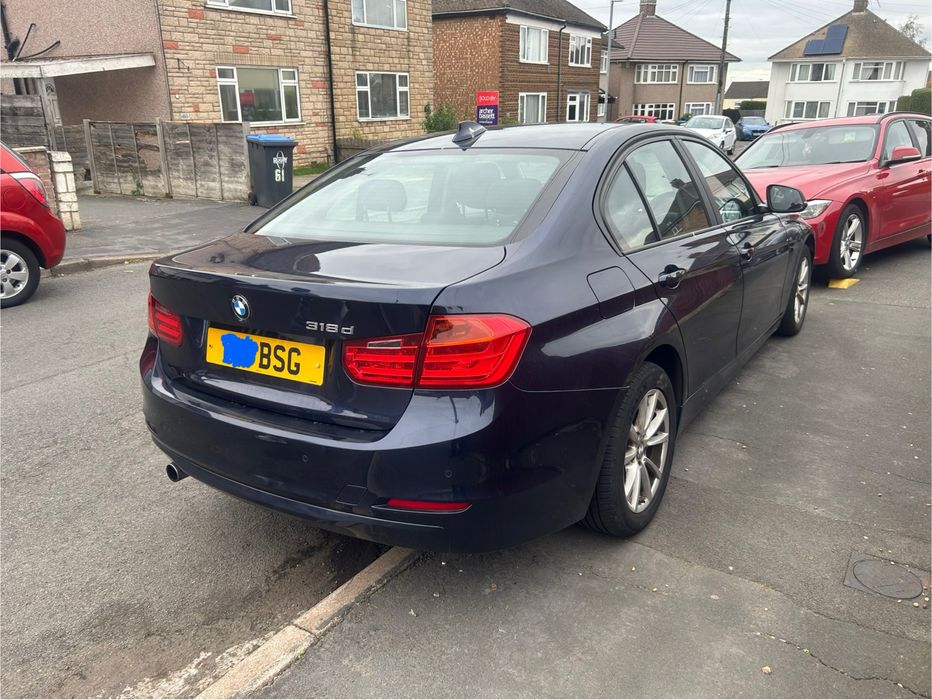 BMW F30 Seria 3 an 2014 volan dreapta, adusa recent pe roti din Anglia