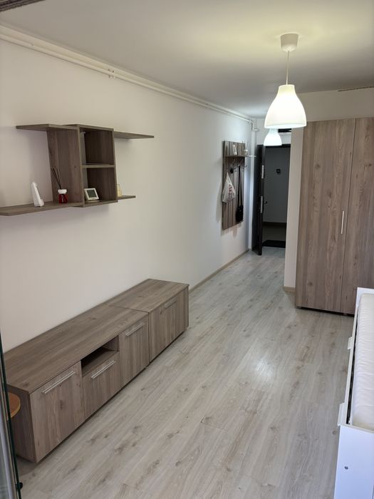 Inchiriez garsoniera