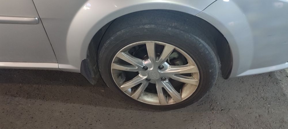 Saka diska laseti jentraga tushadi. Sotiladi