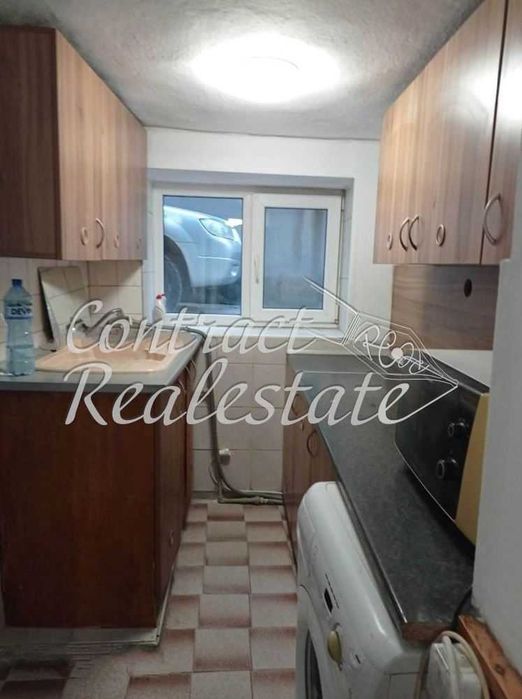 Дава се под наем Тристаен апартамент в Варна, Цветен квартал - 86 кв.м за 306 € - Снимка #4