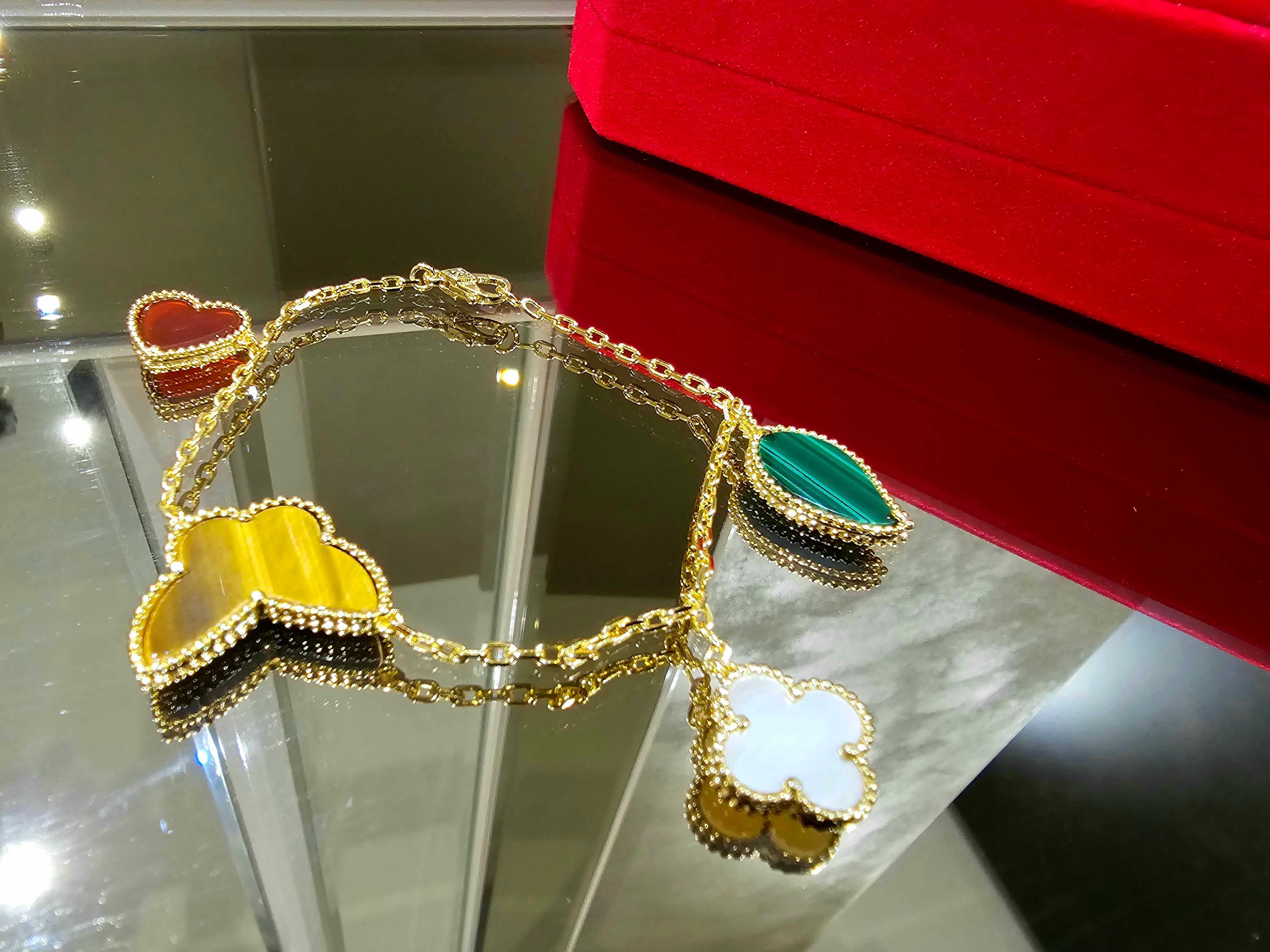 Van Cleef & Arpels VCA Gold 4 Motifs Lucky Alhambra Дамска Гривна