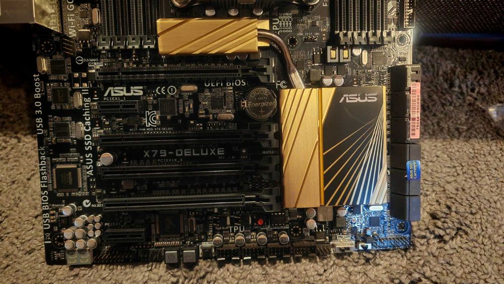 ASUS X79-DELUXE  WiFi + CPU Intel i7 4930K 6/12 core шест ядрен