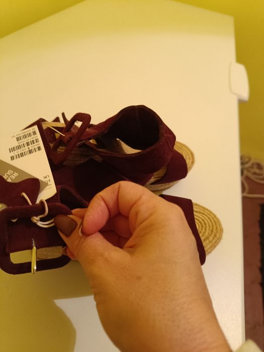 Sandale HM,noi,cu eticheta