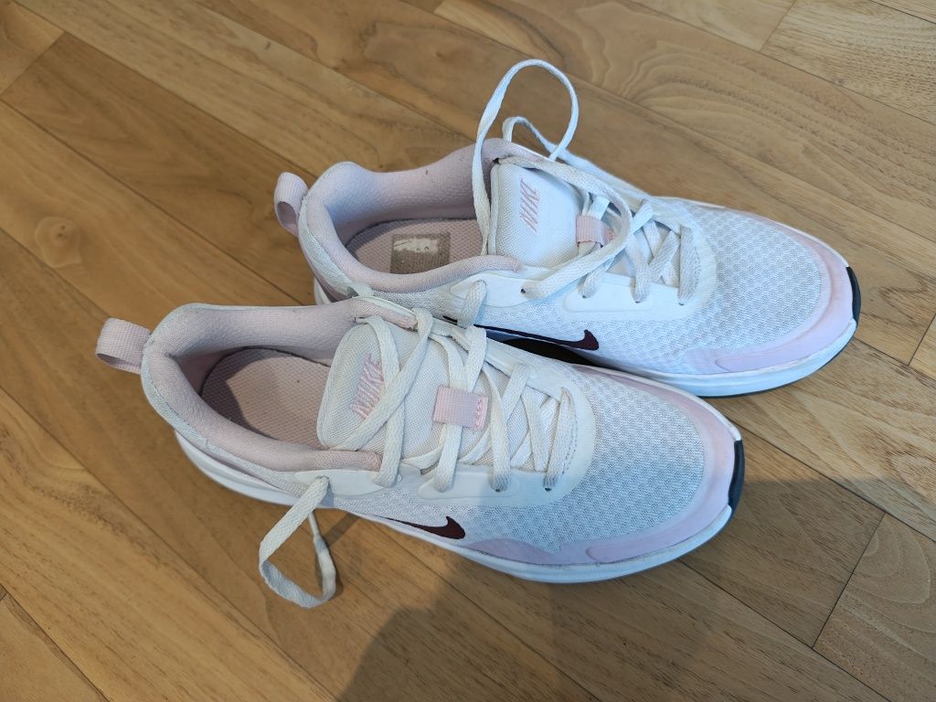 Маратонки Nike за момиче