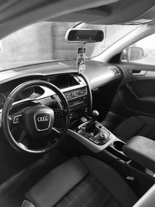 Vând sau schimb Audi A4 b8
