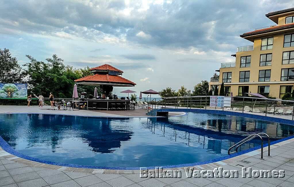 Продава се Тристаен апартамент в Бяла - 150 кв.м за 797 €/кв.м - Снимка #17
