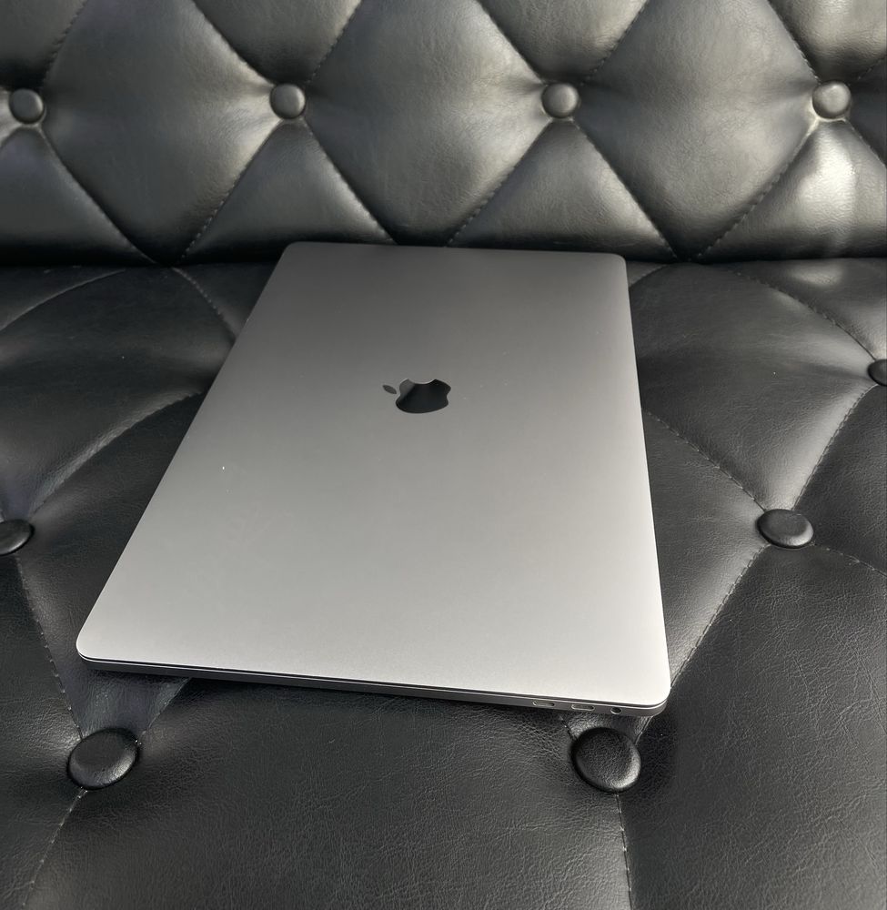 Apple MacBook Pro 2017 в хорошем состояние