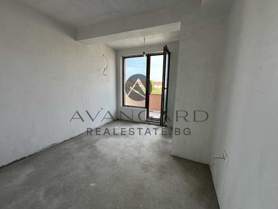 Продава се Тристаен апартамент в Пловдив, Център - 99 кв.м за 1958 €/кв.м - Снимка #3