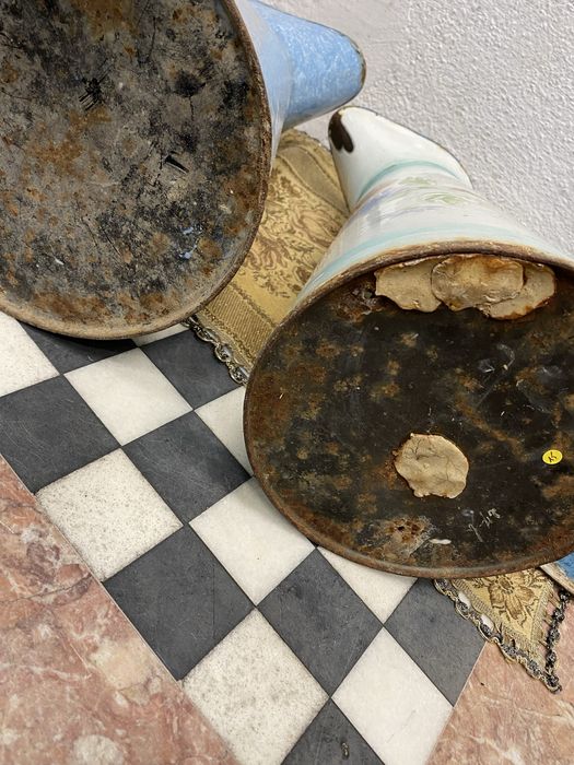 Големи френски емайлирани кани