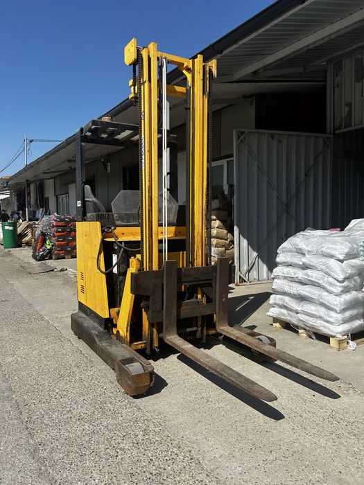 Motostivuitor electric(electrostivuitor)Reach Truck – 2 t, Sit-Down