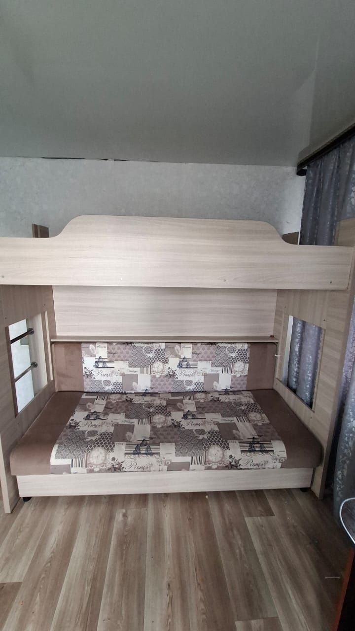 Продам двухъярусную кровать