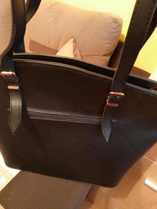 Продавам Дамска чанта чисто нова