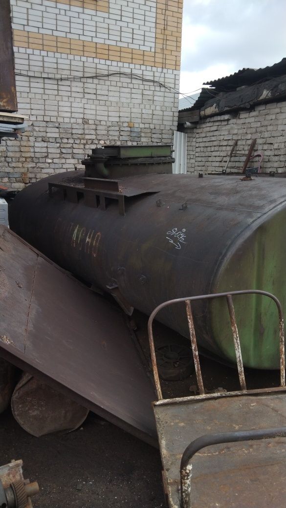 Продам бочку 6 куб