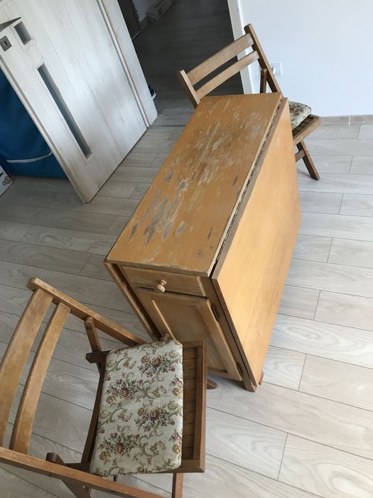 Masa extensibila și 2 scaune pliabile