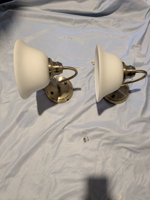 Продавам  аплици/стенни лампи/