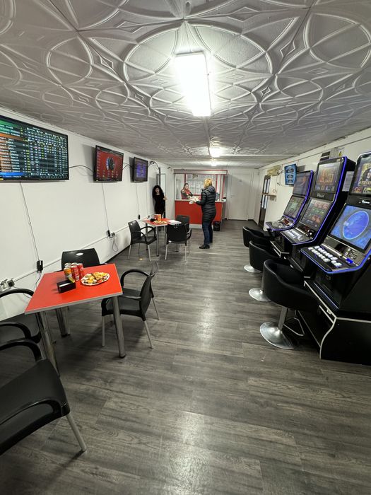 Spatiu comercial + casa