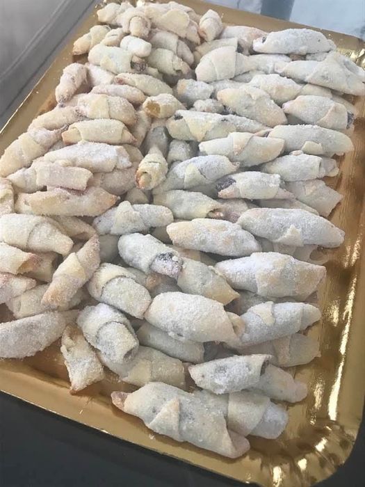 Aperitive reci, sărățele si cornulețe fragede de casă