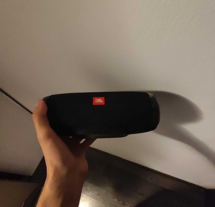 Vand boxa jbl charge 3
