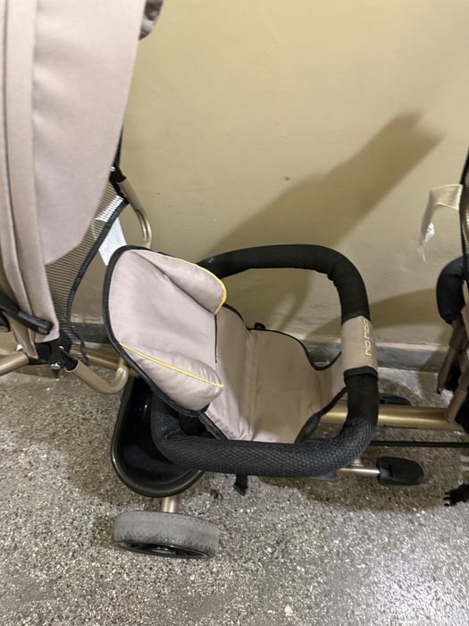 Триколка за близнаци